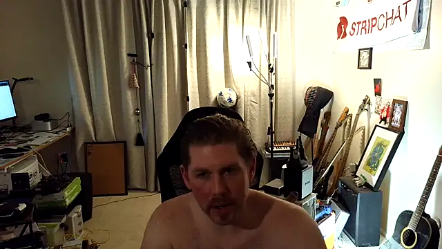 Snapshot of Rock_Pierce chatting on June 15, 4:20 pm Rock Pierce online show from June 15, 4:20 pm