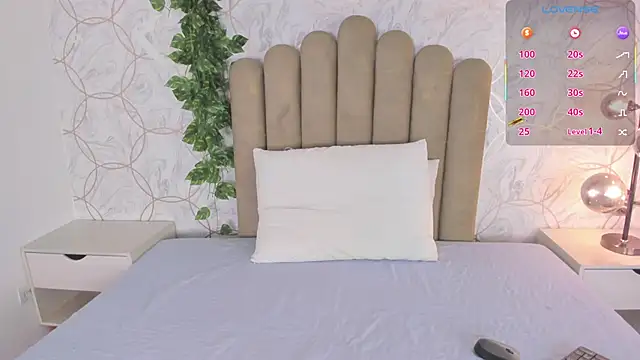 Snapshot of Roma__love chatting on October 6, 12:13 pm Roma love online show from October 6, 12:13 pm