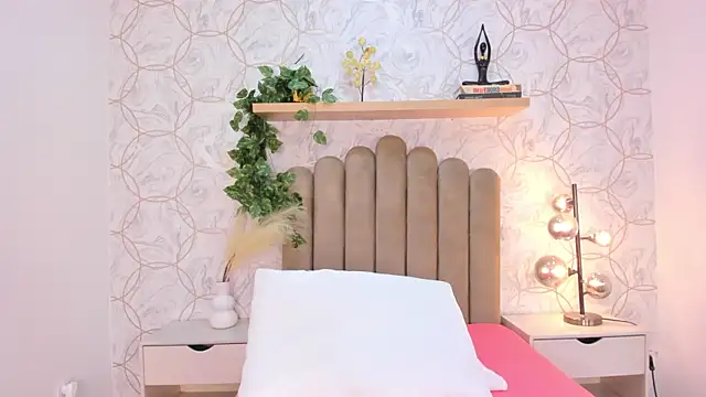 Snapshot of Roma__love chatting on November 24, 12:27 pm Roma love online show from November 24, 12:27 pm