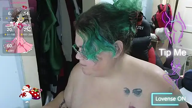 Snapshot of EmberCum chatting on November 18, 8:19 am EmberCum online show from November 18, 8:19 am