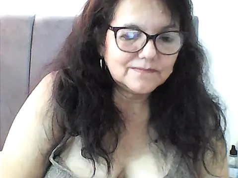Snapshot of kassandra02 chatting on November 19, 12:49 pm kassandra02 online show from November 19, 12:49 pm