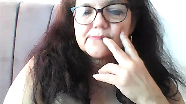 Snapshot of kassandra02 chatting on November 21, 1:32 pm kassandra02 online show from November 21, 1:32 pm