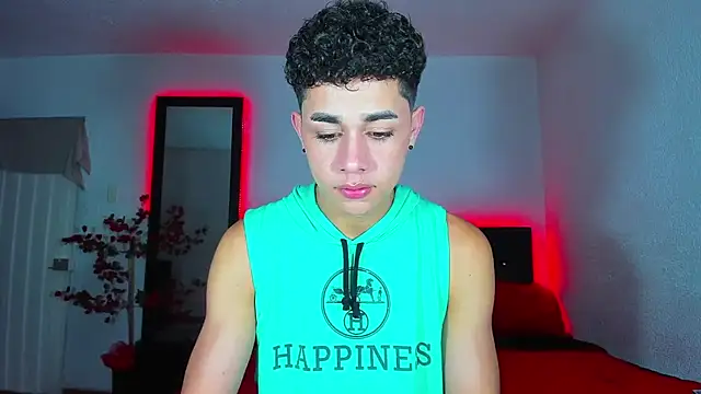 Snapshot of DavidfullOFlove chatting on December 3, 2:16 pm DavidfullOFlove online show from December 3, 2:16 pm