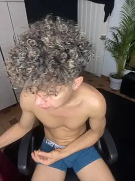 Snapshot of DavidfullOFlove chatting on October 7, 10:18 pm DavidfullOFlove online show from October 7, 10:18 pm