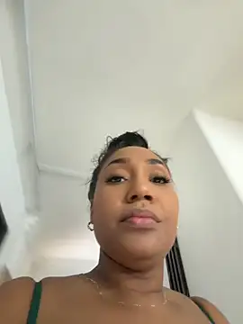 NaiomyLanes online show from March 5, 12:01 pm