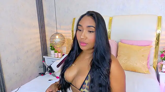 NaiomyLanes online show from May 29, 1:53 pm