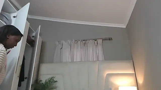 naughtyblackdolie online show from September 28, 5:24 am