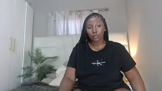 Snapshot of naughtyblackdolie chatting on July 28, 12:12 pm naughtyblackdolie online show from July 28, 12:12 pm
