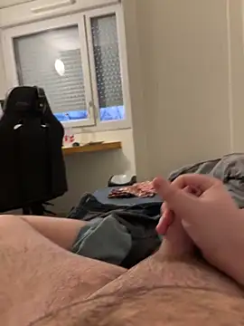 Snapshot of aquarium2345 chatting on February 3, 5:03 pm aquarium2345 online show from February 3, 5:03 pm