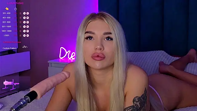 DreamPussyy online show from March 17, 4:40 am