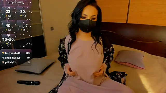 Snapshot of habibi_moon chatting on March 7, 5:18 am habibi moon online show from March 7, 5:18 am