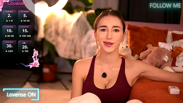 Snapshot of EmilyRaymont chatting on October 30, 4:36 am EmilyRaymont online show from October 30, 4:36 am