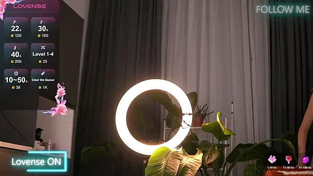 Snapshot of EmilyRaymont chatting on November 5, 3:17 am EmilyRaymont online show from November 5, 3:17 am