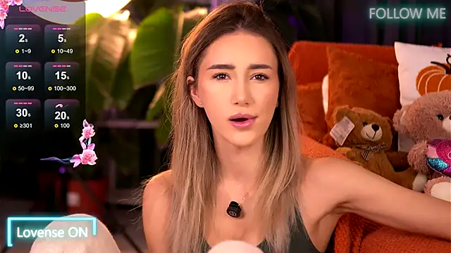 Snapshot of EmilyRaymont chatting on November 7, 4:12 am EmilyRaymont online show from November 7, 4:12 am