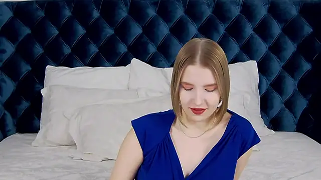 LiliLinn online show from February 7, 4:37 am