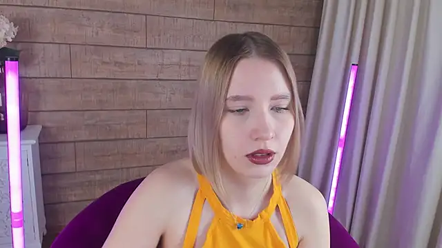 LiliLinn online show from March 15, 4:57 am