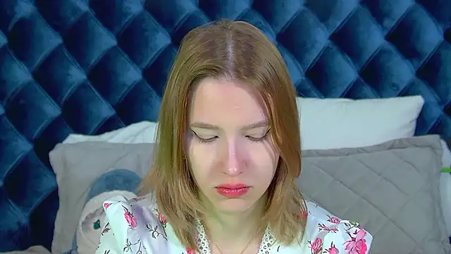 LiliLinn online show from February 21, 4:57 am