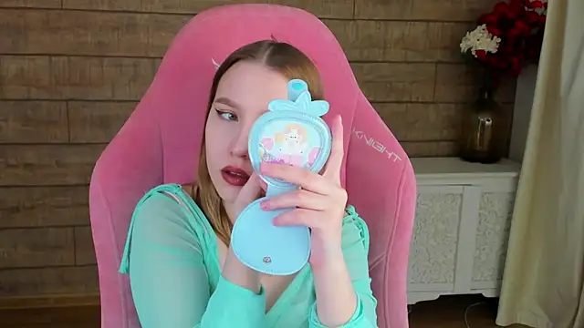 LiliLinn online show from July 7, 4:37 am