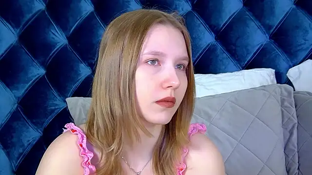 LiliLinn online show from July 10, 4:28 am