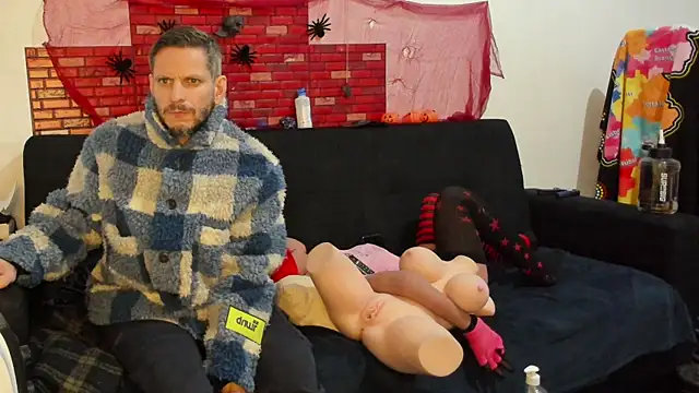 Snapshot of Samurayjiu chatting on February 12, 2:32 pm Samurayjiu online show from February 12, 2:32 pm