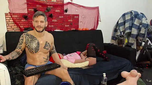 Snapshot of Samurayjiu chatting on February 13, 1:40 am Samurayjiu online show from February 13, 1:40 am