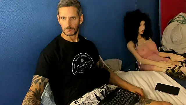 Snapshot of Samurayjiu chatting on October 17, 9:50 pm Samurayjiu online show from October 17, 9:50 pm