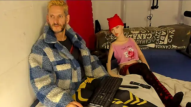 Snapshot of Samurayjiu chatting on November 25, 12:43 am Samurayjiu online show from November 25, 12:43 am