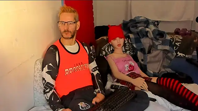 Snapshot of Samurayjiu chatting on November 26, 1:23 pm Samurayjiu online show from November 26, 1:23 pm