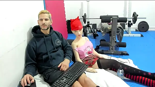 Snapshot of Samurayjiu chatting on December 1, 12:26 am Samurayjiu online show from December 1, 12:26 am