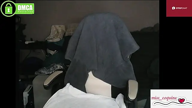 Snapshot of miss_coquine chatting on May 5, 8:11 am miss coquine online show from May 5, 8:11 am