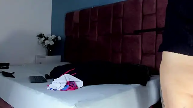 Snapshot of NinaInk chatting on January 22, 12:06 pm NinaInk online show from January 22, 12:06 pm
