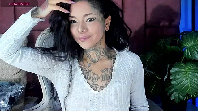Snapshot of NinaInk chatting on January 26, 12:33 pm NinaInk online show from January 26, 12:33 pm