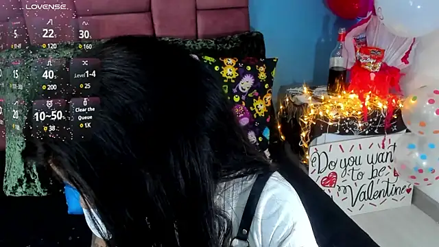 Snapshot of NinaInk chatting on February 15, 5:17 pm NinaInk online show from February 15, 5:17 pm