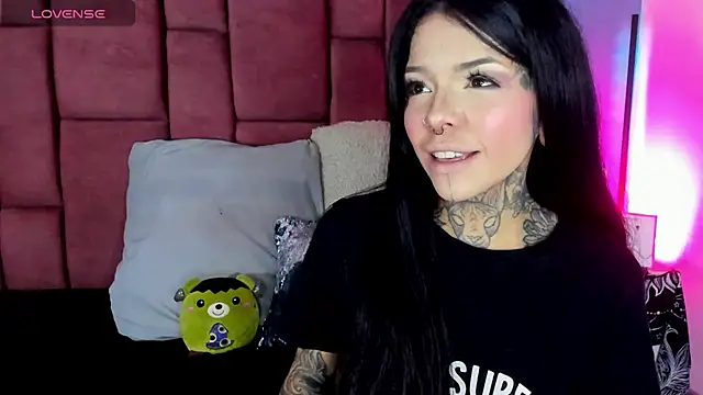 Snapshot of NinaInk chatting on February 20, 11:42 am NinaInk online show from February 20, 11:42 am
