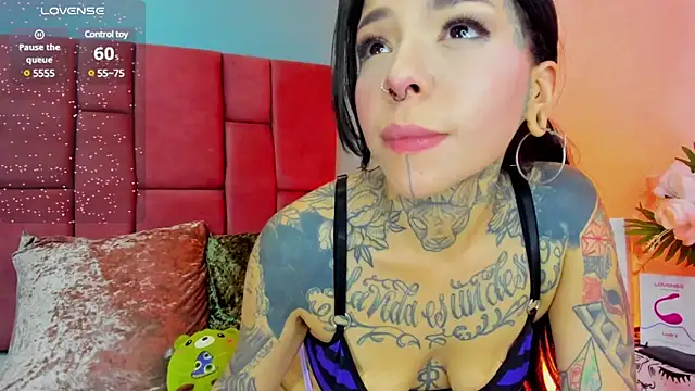 Snapshot of NinaInk chatting on February 23, 7:17 pm NinaInk online show from February 23, 7:17 pm
