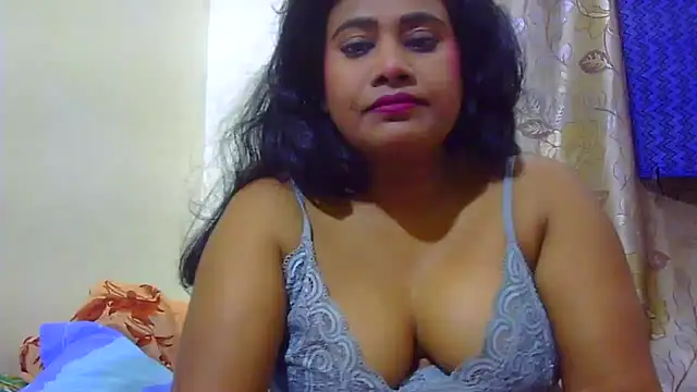 Snapshot of sexy_roma chatting on November 27, 3:47 pm sexy roma online show from November 27, 3:47 pm