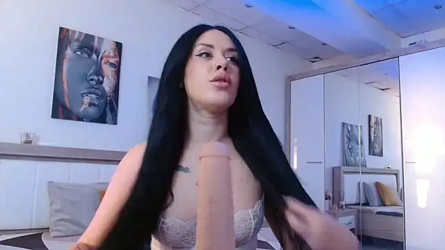 Snapshot of LaylaCruzRose chatting on February 10, 5:58 am LaylaCruzRose online show from February 10, 5:58 am