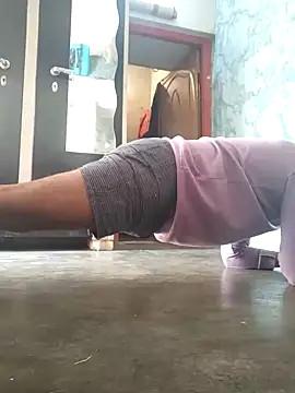 Snapshot of wildboy_simon chatting on December 15, 4:40 am wildboy simon online show from December 15, 4:40 am