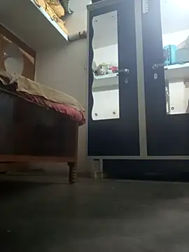 Snapshot of wildboy_simon chatting on December 16, 3:32 pm wildboy simon online show from December 16, 3:32 pm