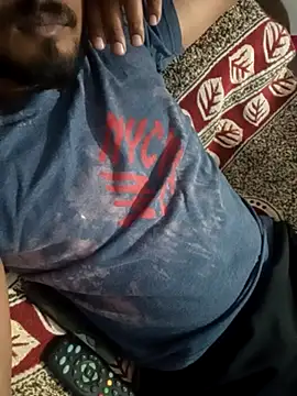 Snapshot of wildboy_simon chatting on January 7, 3:12 pm wildboy simon online show from January 7, 3:12 pm