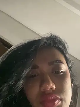 Snapshot of ElaEndez_ chatting on December 19, 8:21 am ElaEndez online show from December 19, 8:21 am