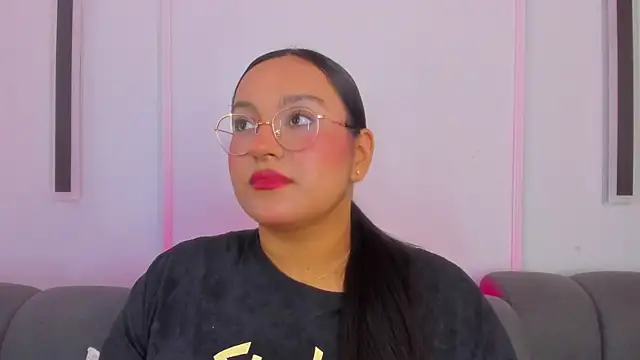 Snapshot of ellamontoya chatting on December 4, 12:03 pm ellamontoya online show from December 4, 12:03 pm