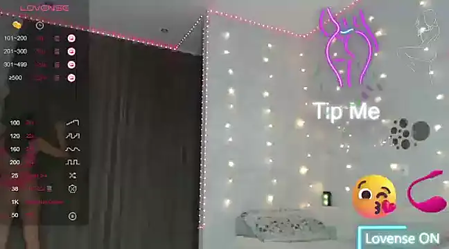 Snapshot of SuchAngel_ chatting on January 20, 1:39 am SuchAngel online show from January 20, 1:39 am