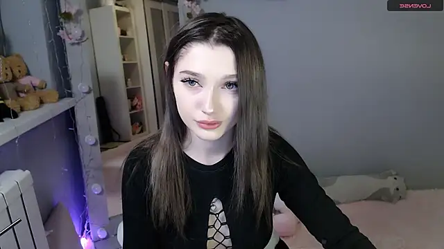 Snapshot of White_kitty01 chatting on December 7, 2:46 pm White kitty01 online show from December 7, 2:46 pm