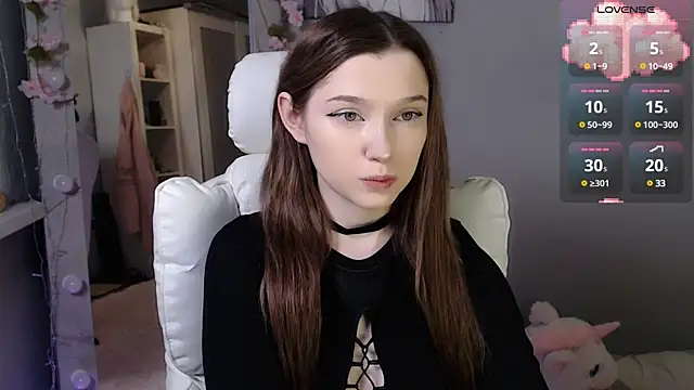 Snapshot of White_kitty01 chatting on January 10, 2:23 pm White kitty01 online show from January 10, 2:23 pm