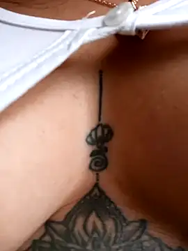 Snapshot of Freyja300 chatting on December 10, 5:33 pm Freyja300 online show from December 10, 5:33 pm