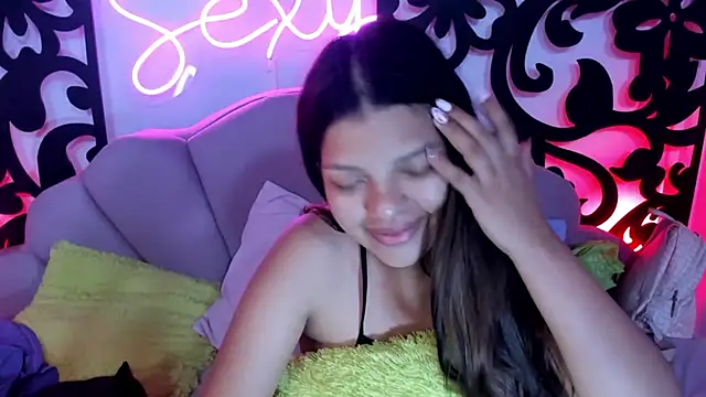 Snapshot of your_little_naughty1 chatting on December 31, 9:42 am your little naughty1 online show from December 31, 9:42 am