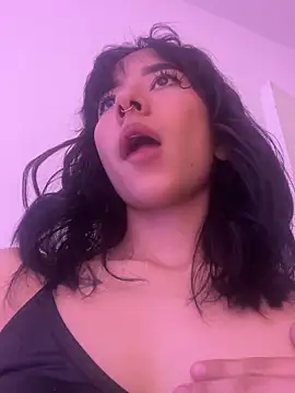 Snapshot of MelodyBliss chatting on November 3, 5:31 am MelodyBliss online show from November 3, 5:31 am