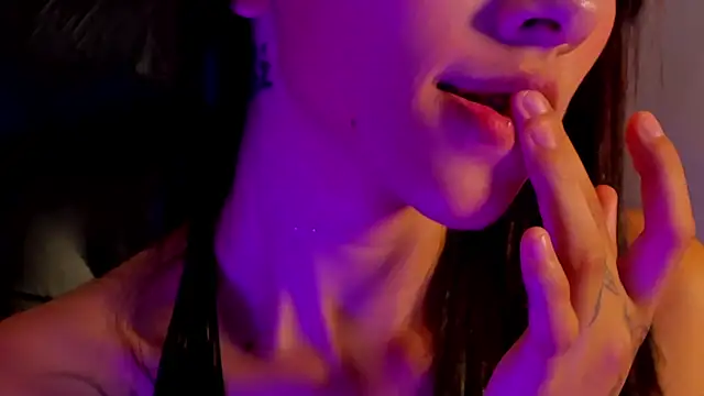 Snapshot of MelodyBliss chatting on November 5, 4:56 am MelodyBliss online show from November 5, 4:56 am