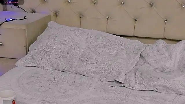 Snapshot of MelodyBliss chatting on November 6, 5:41 am MelodyBliss online show from November 6, 5:41 am